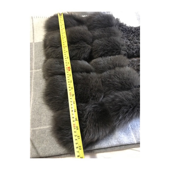Beautiful soft Real fox fur vest - Picture 7 of 7